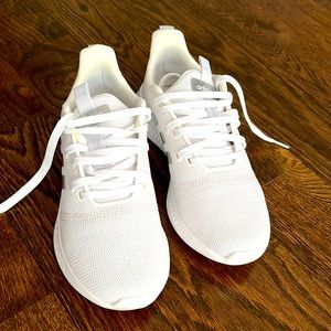 Cloud foam adidas white sneakers